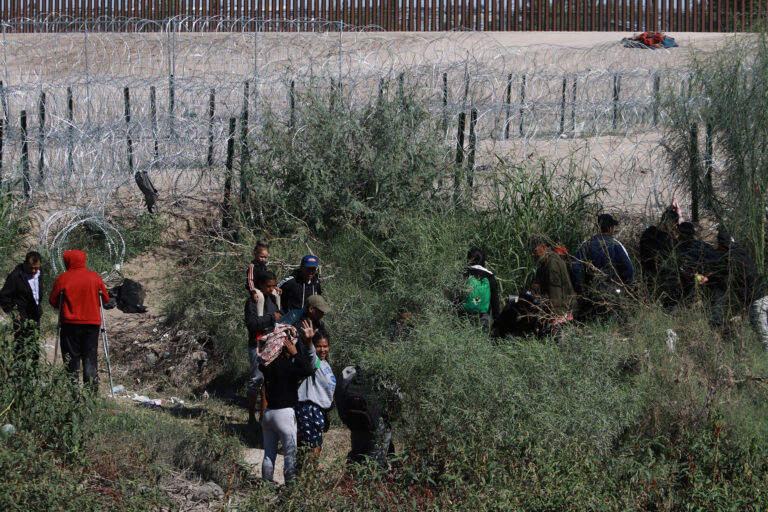 Detienen en Colombia a 11 personas de una red de tráfico de migrantes