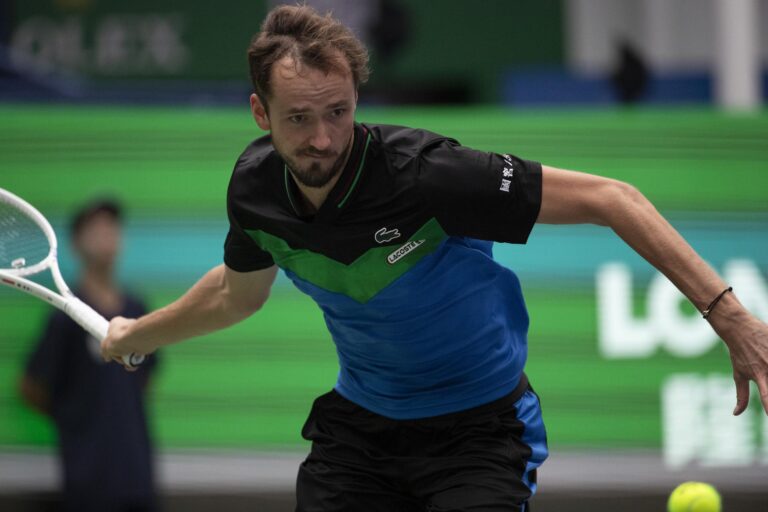 Medvedev cae eliminado en la tercera ronda de Shanghái