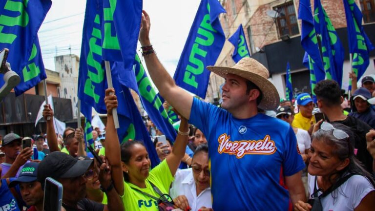Carlos Prosperi mantiene intención de participar en primarias