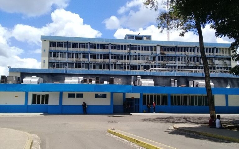 Piden reactivar unidad de hemodiálisis del Hospital Israel Ranuarez