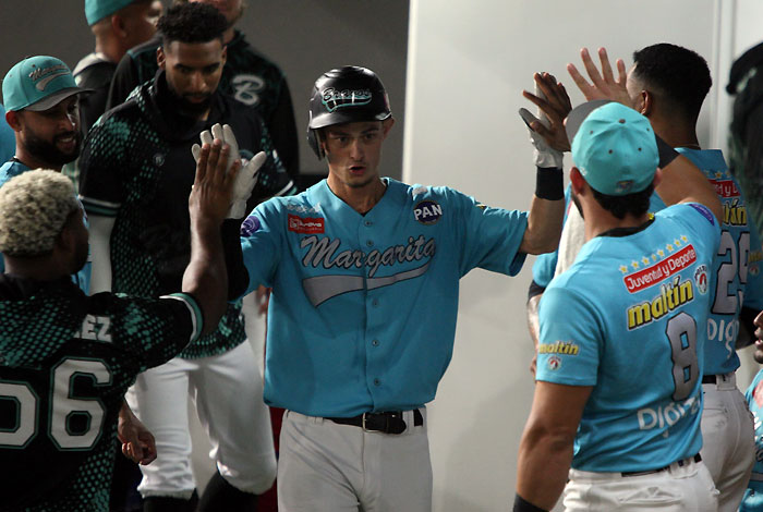 Bravos cazó Águilas y ascendió al tercer lugar