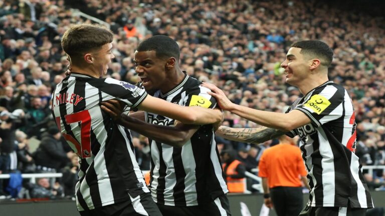 Newcastle le cortó las alas al Chelsea