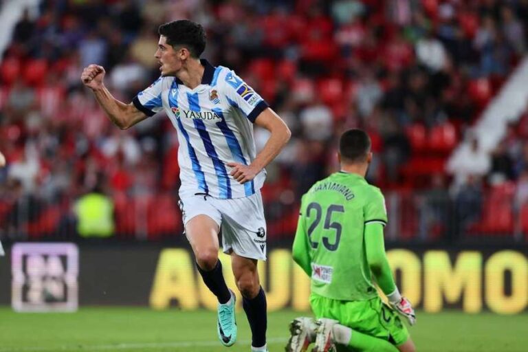 La Real Sociedad impone su calidad y hunde al colista en el tiempo añadido
