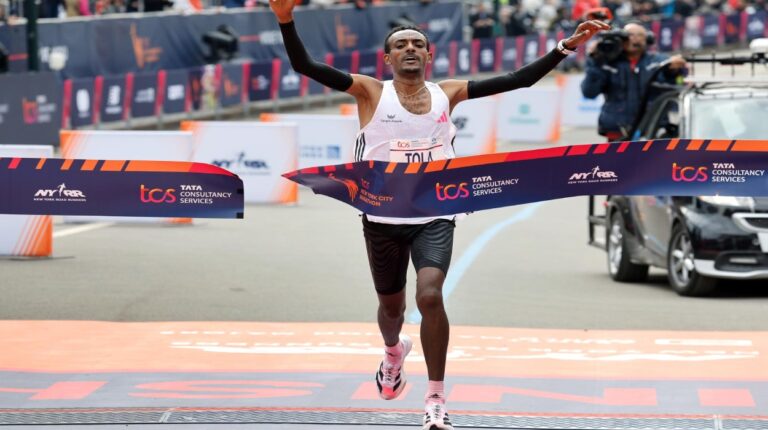 Tamirat Tola y Hellen Obiri se coronaron como los reyes de New York