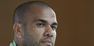 Deniegan libertad provisional a Dani Alves por riesgo de fuga