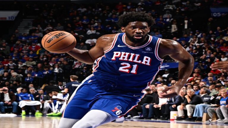Embiid deslumbró con 48 puntos
