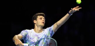 Hurkacz derrota a Bautista y deja sin españoles el cuadro de París