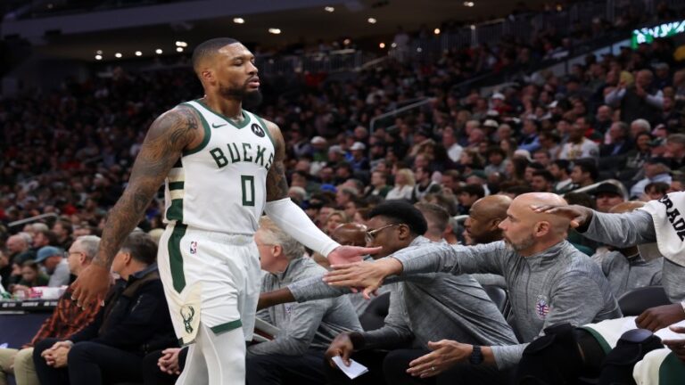 Lillard tuvo su regreso con victoria ante Chicago