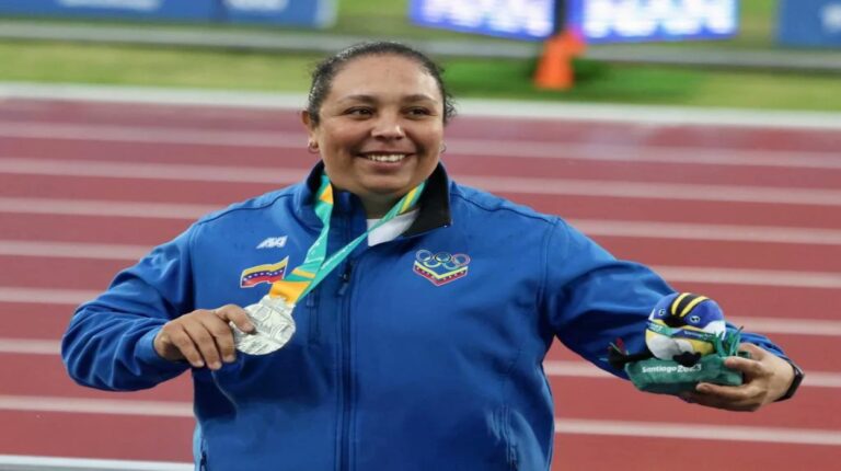 Rosa Rodríguez se colgó la medalla de plata en el lanzamiento de martillo