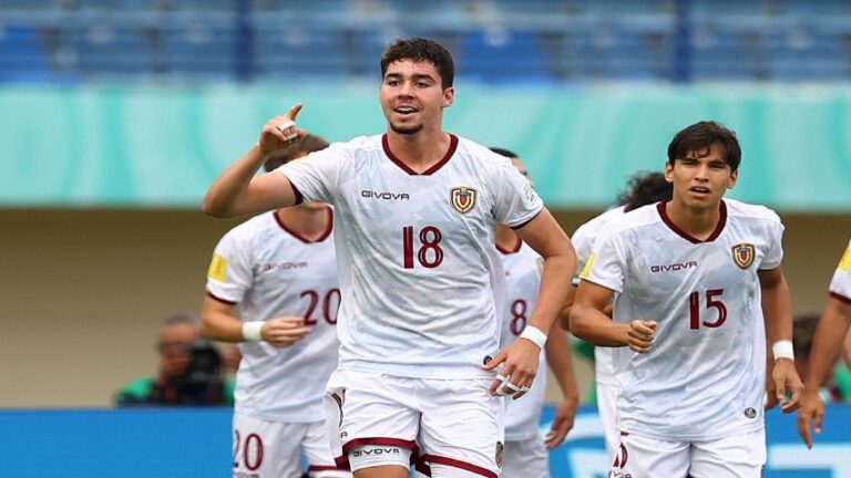 Venezuela se acerca a los octavos tras empate ante México