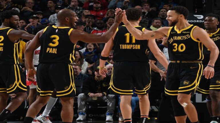 Curry cortó la mala racha de Golden State