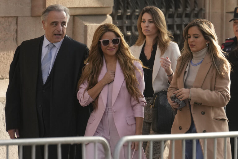 Shakira tras pactar multa millonaria: Tengo que escoger mis batallas