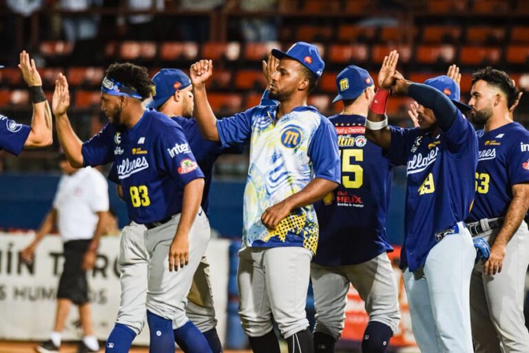 Magallanes descargó en el octavo para vencer a Cardenales