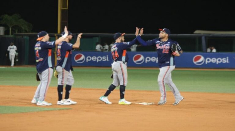 La ofensiva de Caribes apabulló a los lanzadores de Cardenales