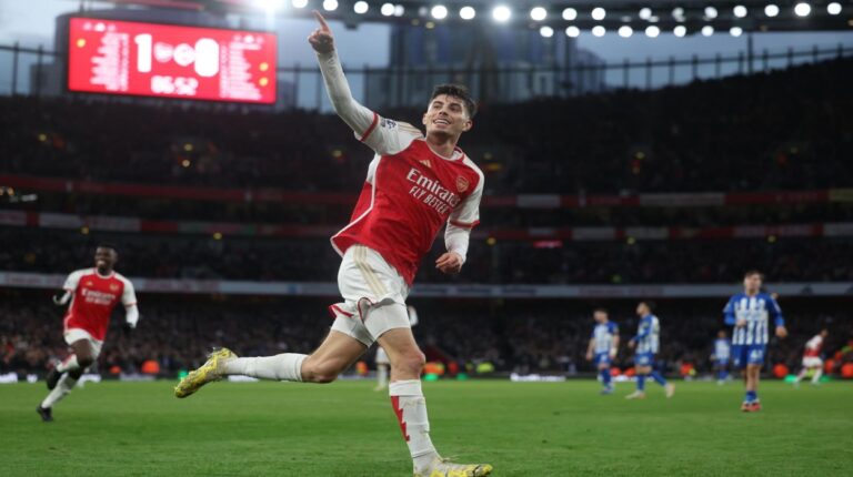 Arsenal regresó a lo más alto de la Premier League