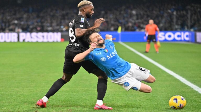 Nápoli no levanta cabeza en la Serie A