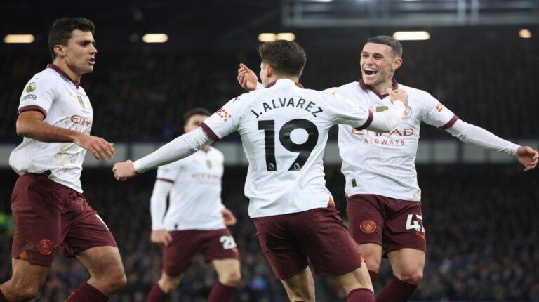 Manchester City recuperó el camino del triunfo en la Premier