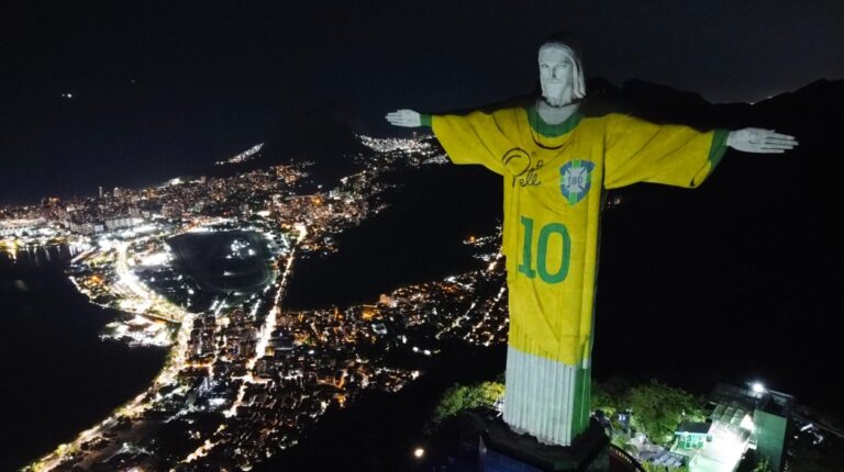 El Papa recalcó en homenaje que la memoria de Pelé permanece indeleble