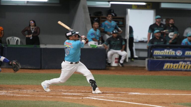 Bravos sometió a Tiburones