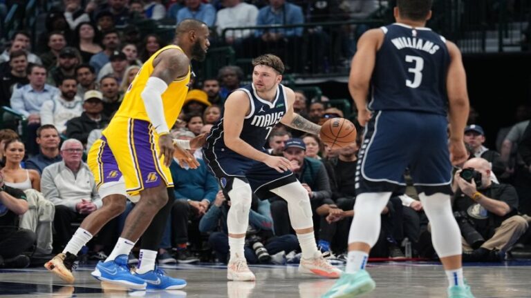 Mavs derrotan a Lakers en intensa jornada de NBA