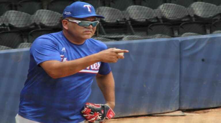 Edgardo Alfonzo deja su puesto como manager de Tiburones
