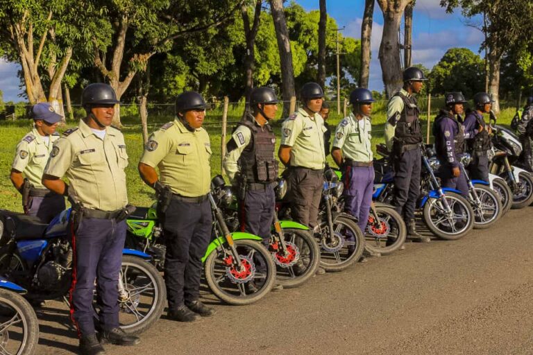 Despliegan más de 150 funcionarios de seguridad en Buroz por época decembrina