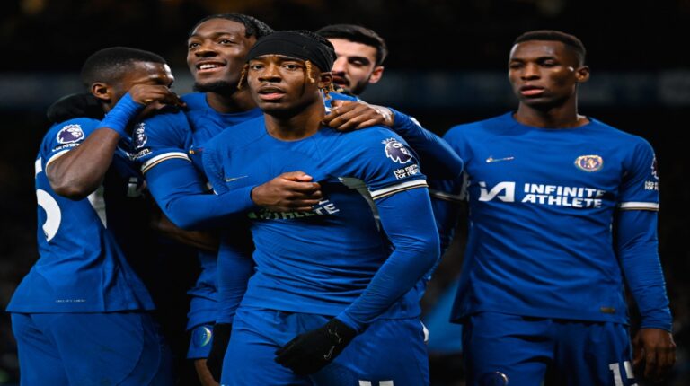 Madueke le dio oxígeno al Chelsea y Pochettino