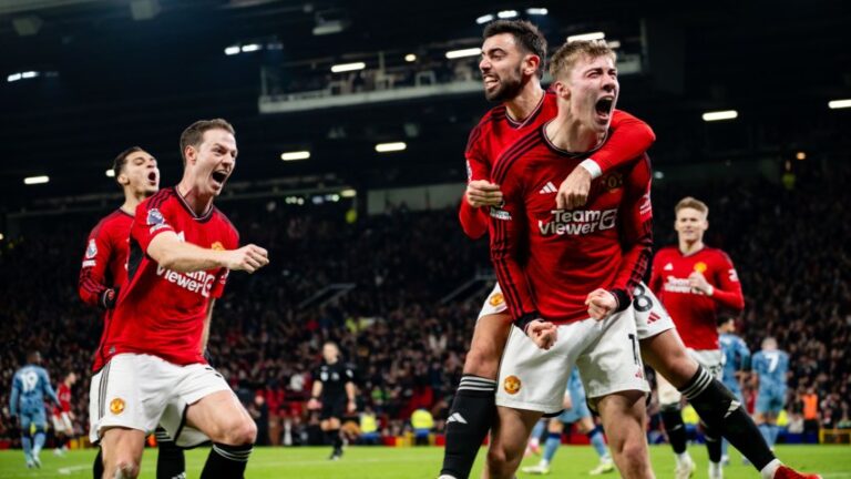 Manchester United logró remontarle al Aston Villa