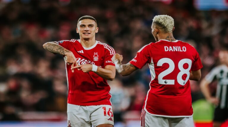 Nottingham Forest le propinó otro golpe a la moral del United