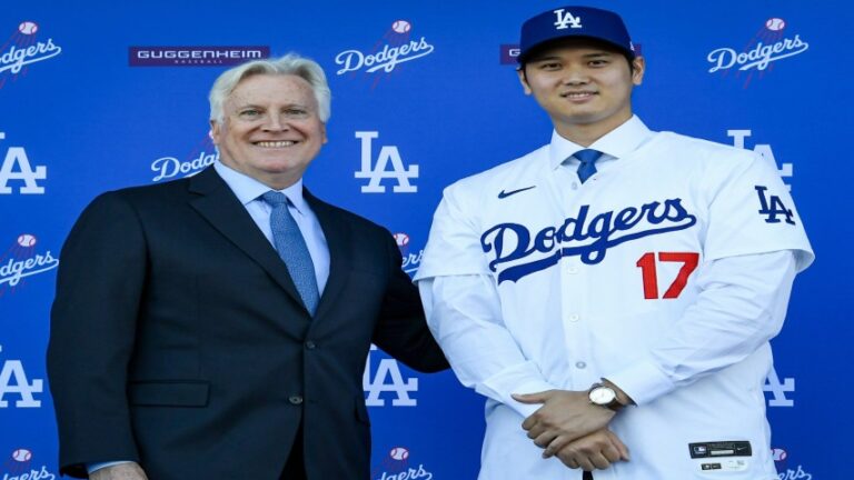 Ohtani presentado oficialmente con los Dodgers