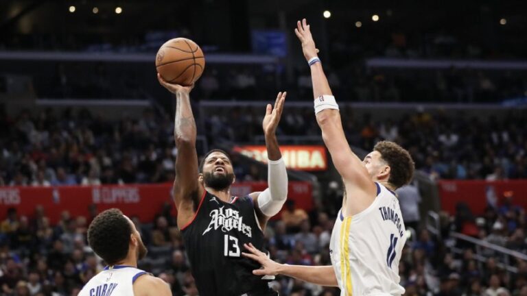 Clippers selló remontada ante Warriors en el sábado de NBA