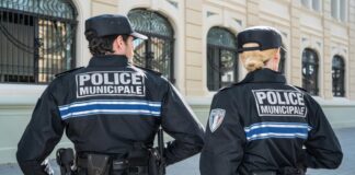 Policia Municipal de Francia convoca a huelga para Nochebuena