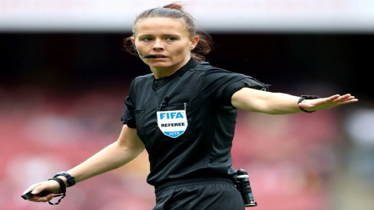 Mujer arbitrará por primera vez en la Premier League