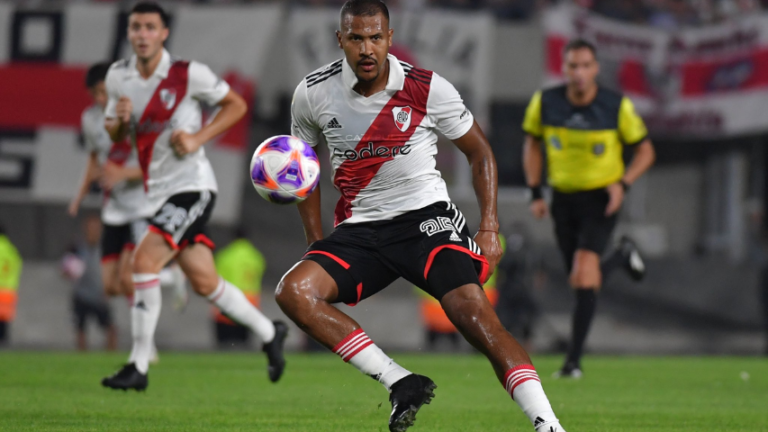 Salomón Rondón deja plantilla del River Plate