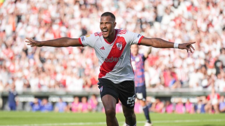 Salomón Rondón se desvinculó de River Plate