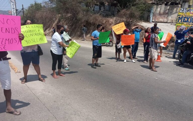 Protestan en Acapulco por la desaparición de una joven