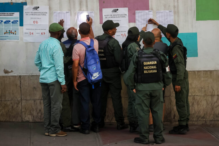 Rectora del CNE resalta que referendo avanza con normalidad