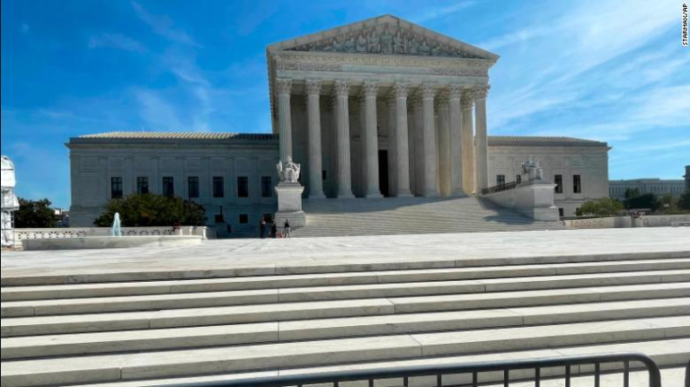 Detienen a un hombre por abrir fuego en el Tribunal Supremo de Colorado