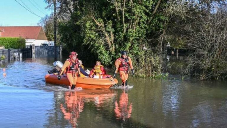 Casi 200 evacuaciones por inundaciones en región francesa de Calais