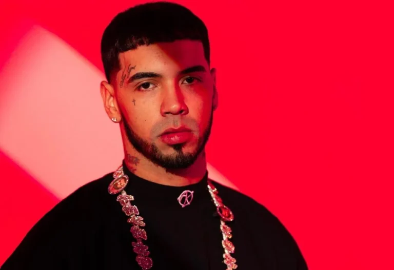 Tribunal emite orden contra Anuel AA por demanda millonaria tras incumplir contrato