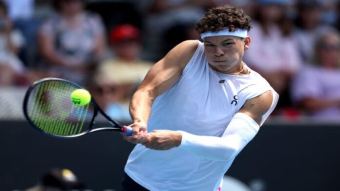 Ben Shelton avanzó a semifinales de Auckland