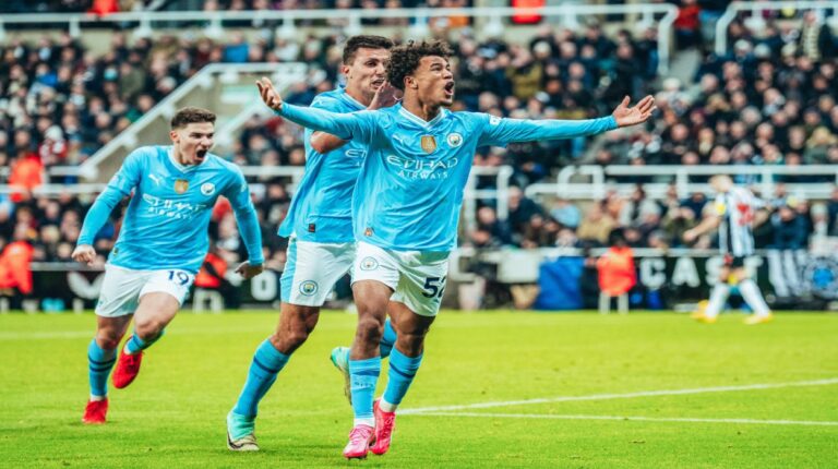 De Bruyne y Bobb salieron al rescate del Manchester City