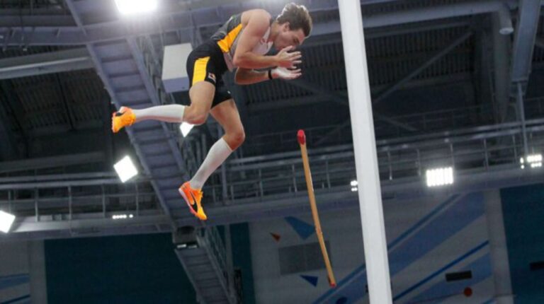 Duplantis no pudo superar los 6 mts en el inicio de la temporada