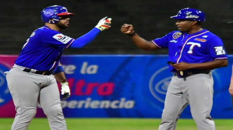 Tiburones le dio el golpe de gracia a Leones