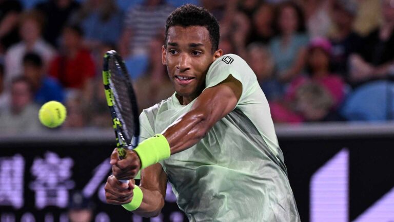 Auger-Aliassime supera a Thiem en más de cinco horas