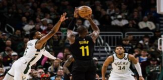 Jazz sorprende a Bucks en el lunes de NBA