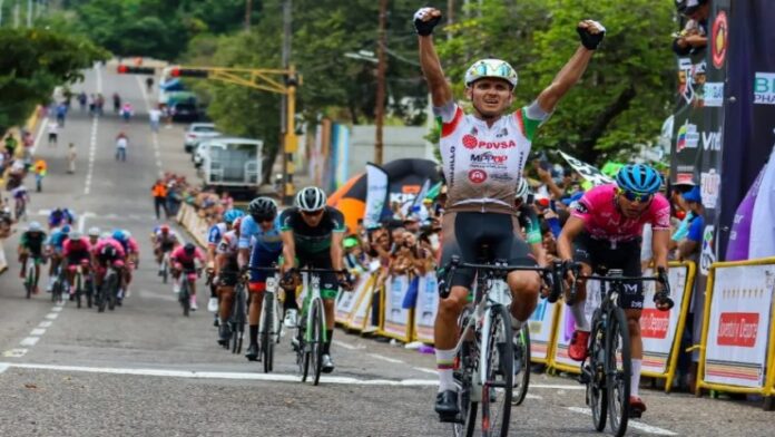 Jimmi Briceño lidera la Vuelta al Táchira tras dos etapas