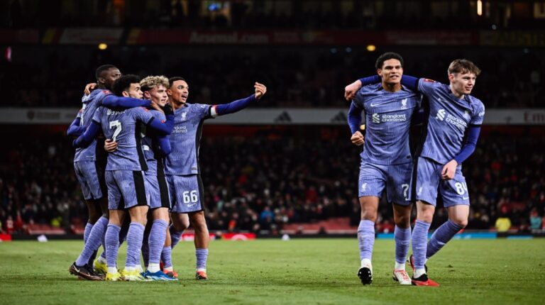 Liverpool se aprovechó del mal momento del Arsenal