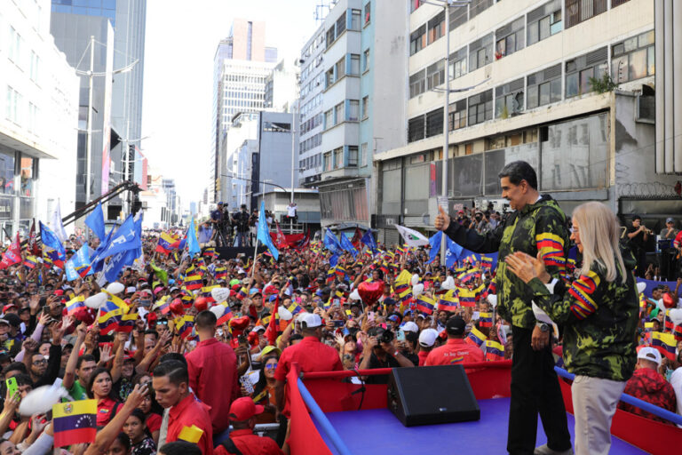 Maduro llama a activar la «furia bolivariana» si llegaran a atentar contra su vida