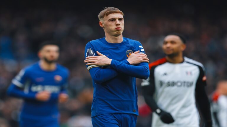 Chelsea sobrevive a base del fútbol de Cole Palmer